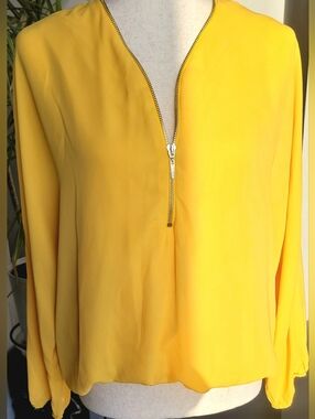 Tahari Bright Yellow Zip Front Blouse Size S